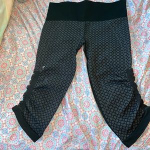 Lululemon Athletica in the flow crop legging black and gray